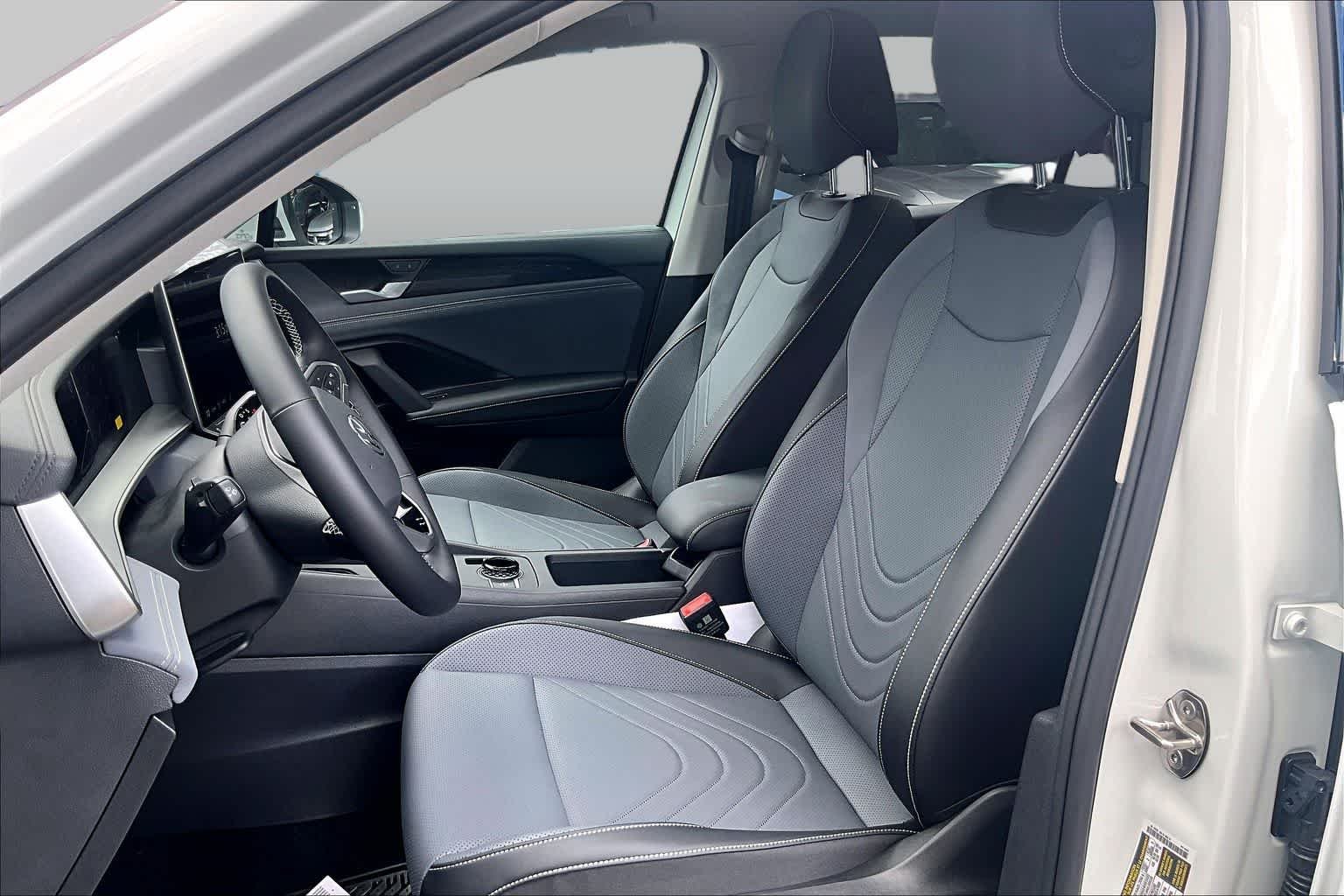 New 2026 Pure White Volkswagen 2.0T SE image 9