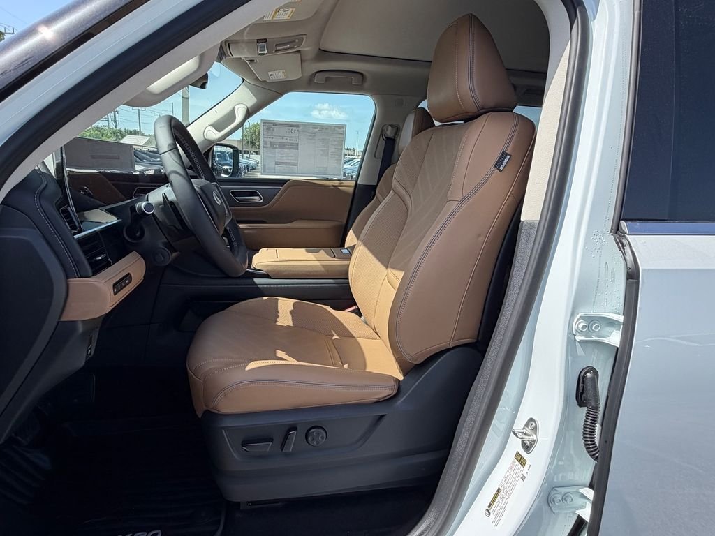 New 2027 RADIANT WHITE INFINITI Luxe 2WD image 12