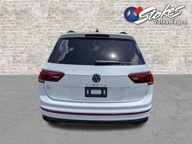 Used 2023 White Volkswagen 2.0T SE R-Line Black image 4
