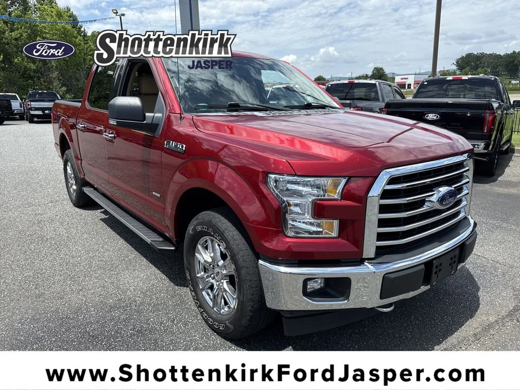 Used 2017 Red Ford XLT image 1
