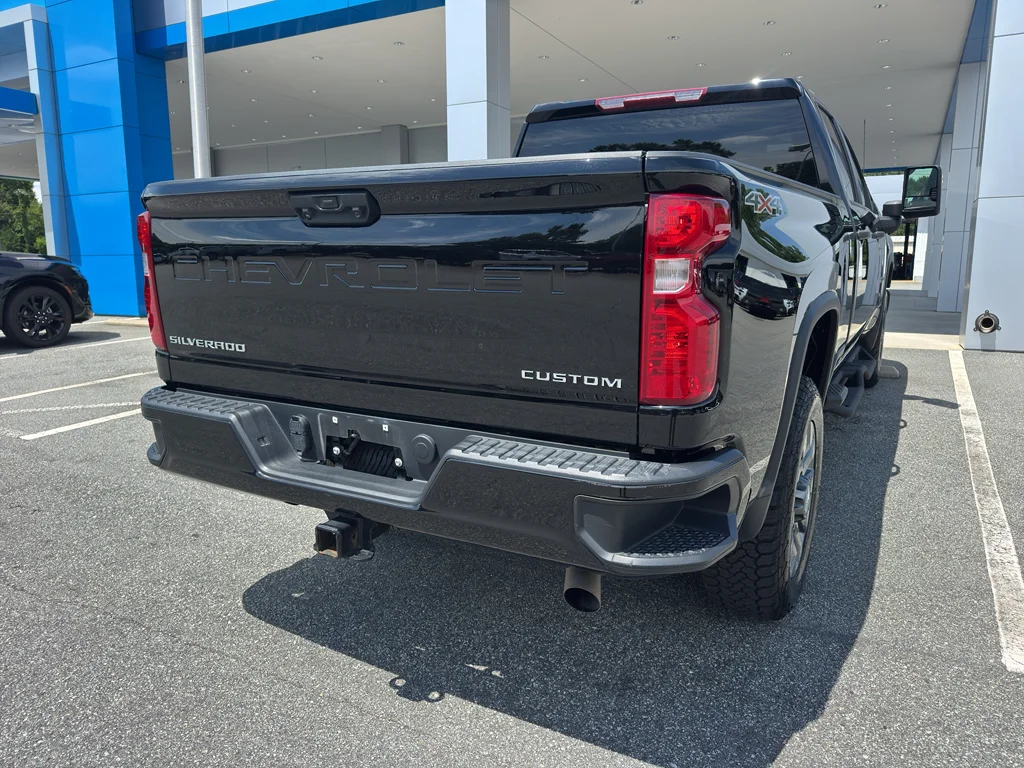 Used 2024 Black Chevrolet Custom image 5