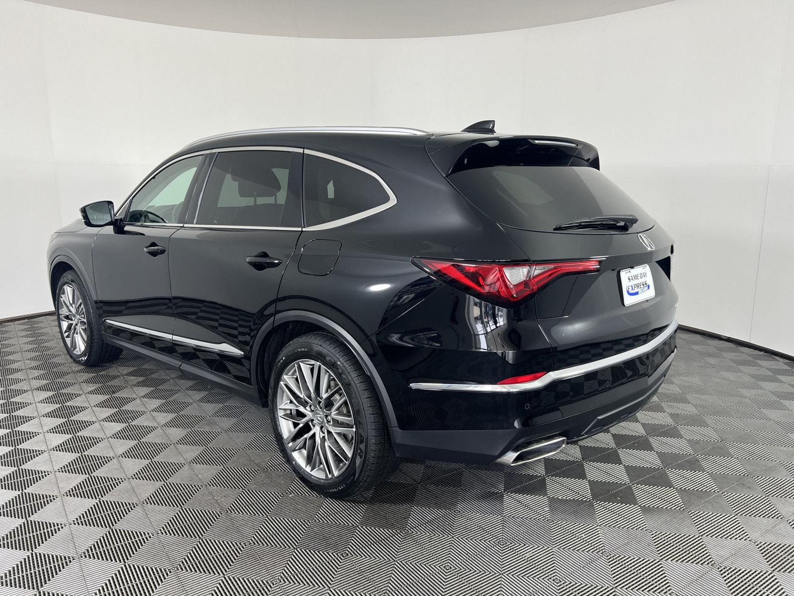 Used 2024 Majestic Black Pearl Acura SH-AWD w/Advance image 33