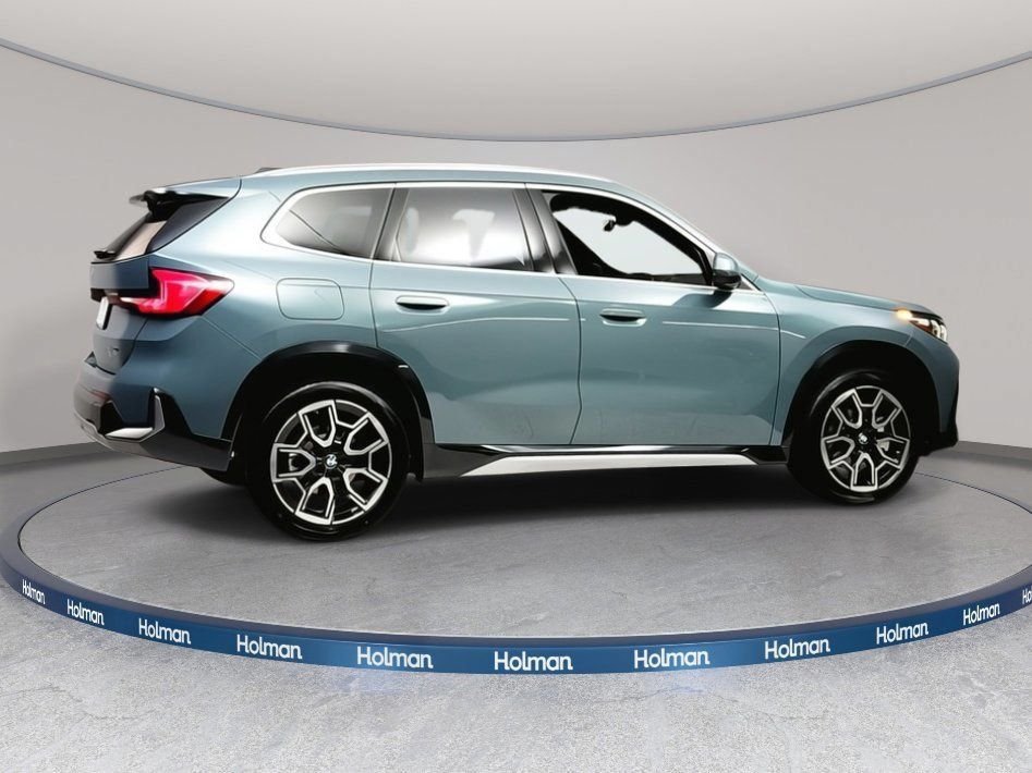 Used 2026 Cape York Green Metallic BMW xDrive28i image 5