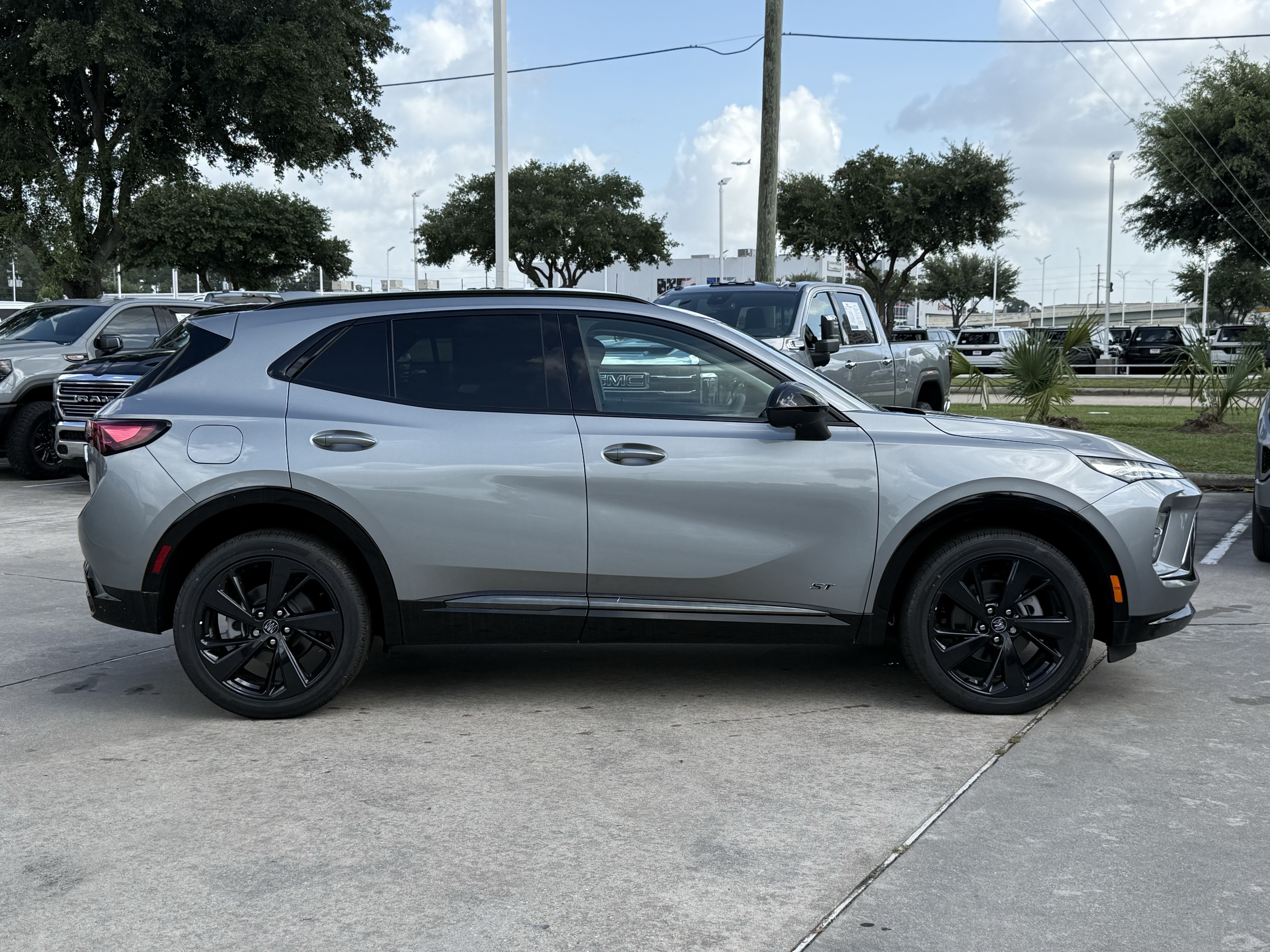 2026 Buick Envision Sport Touring - Photo 4