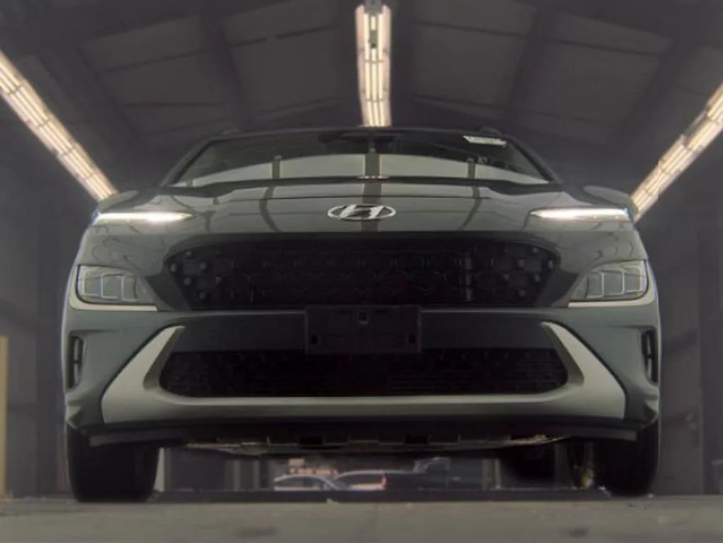 Used 2023 Gray Hyundai Limited image 3