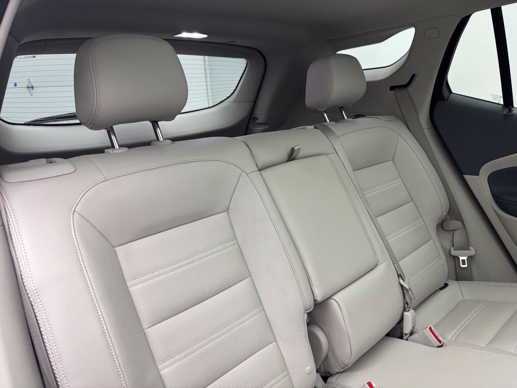 Certified Used 2023 White Frost Tri-Coat GMC Denali image 43