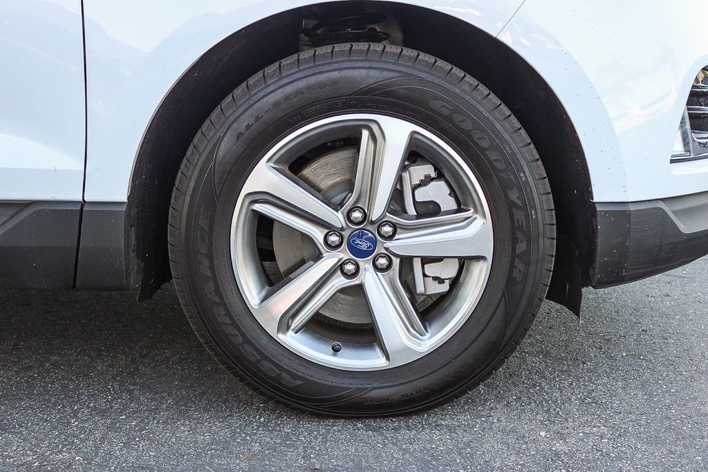 Used 2022 White Ford SEL image 12