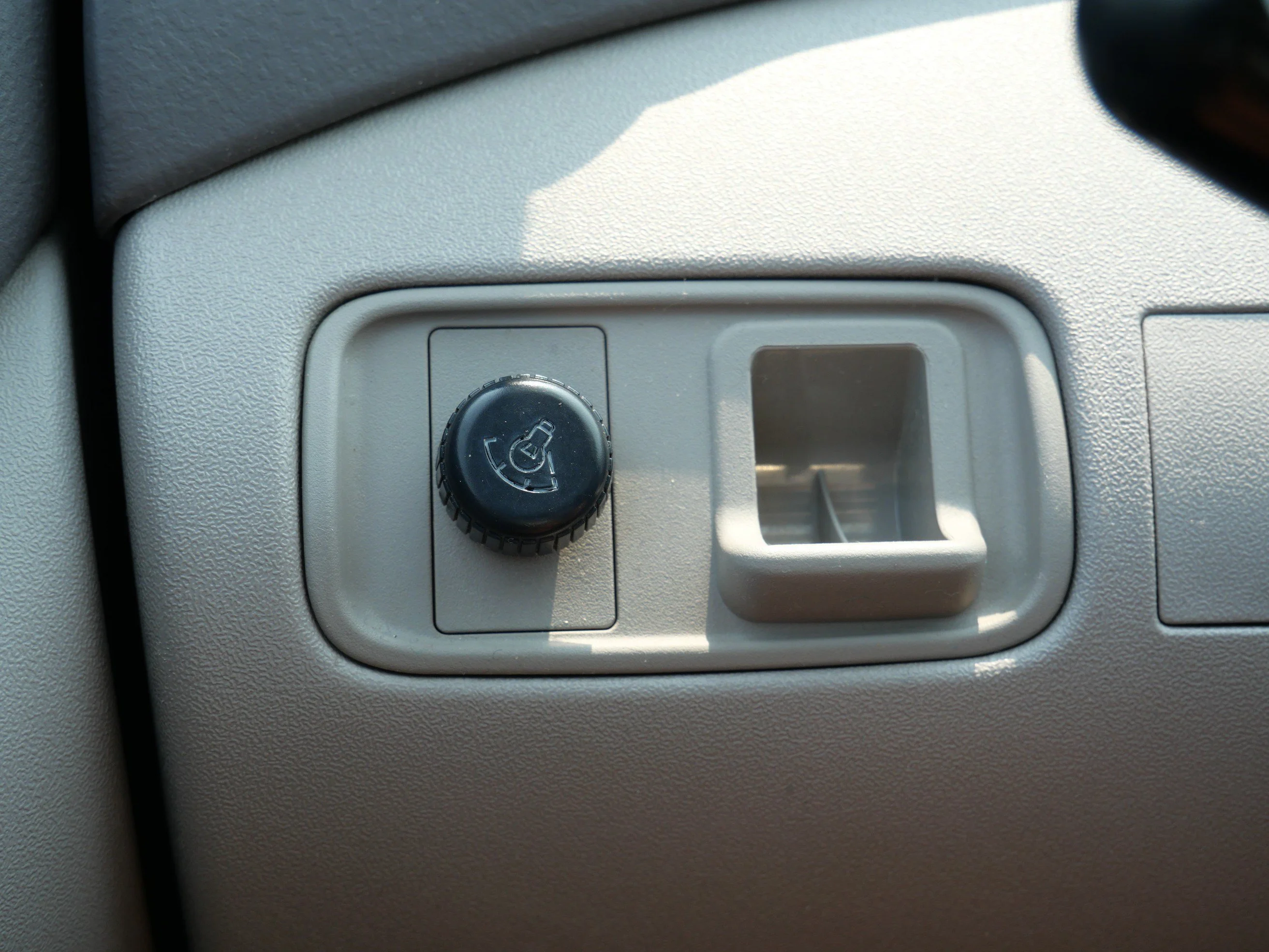 Used 2002 Polar White Toyota  image 26