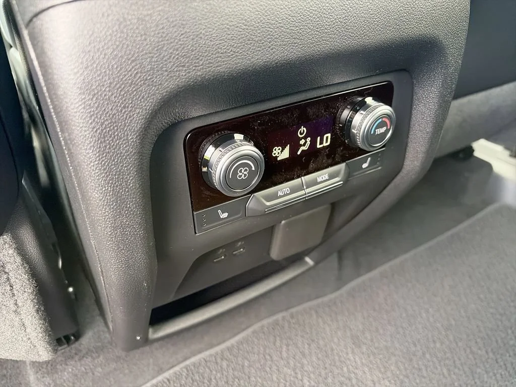 2026 GMC Acadia Denali - Photo 27