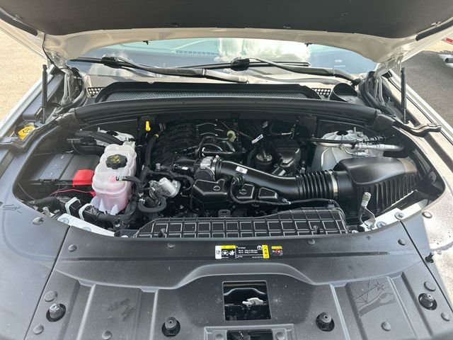 Used 2023 White Jeep Altitude image 28