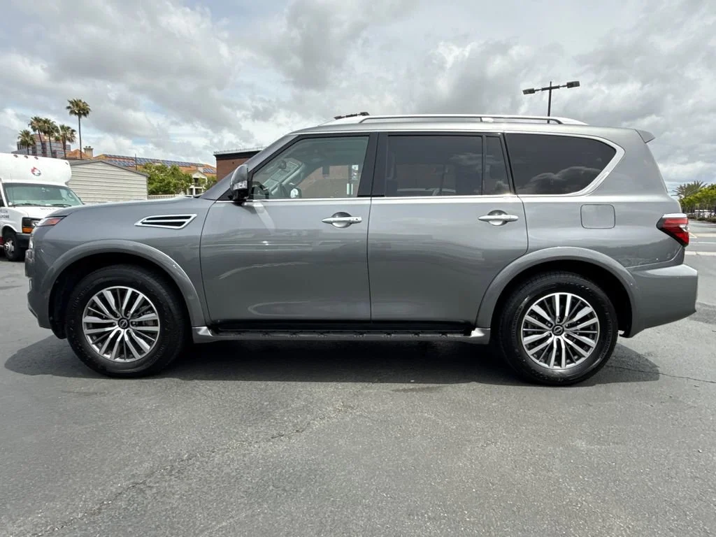 Used 2024 Gray Nissan SL image 9