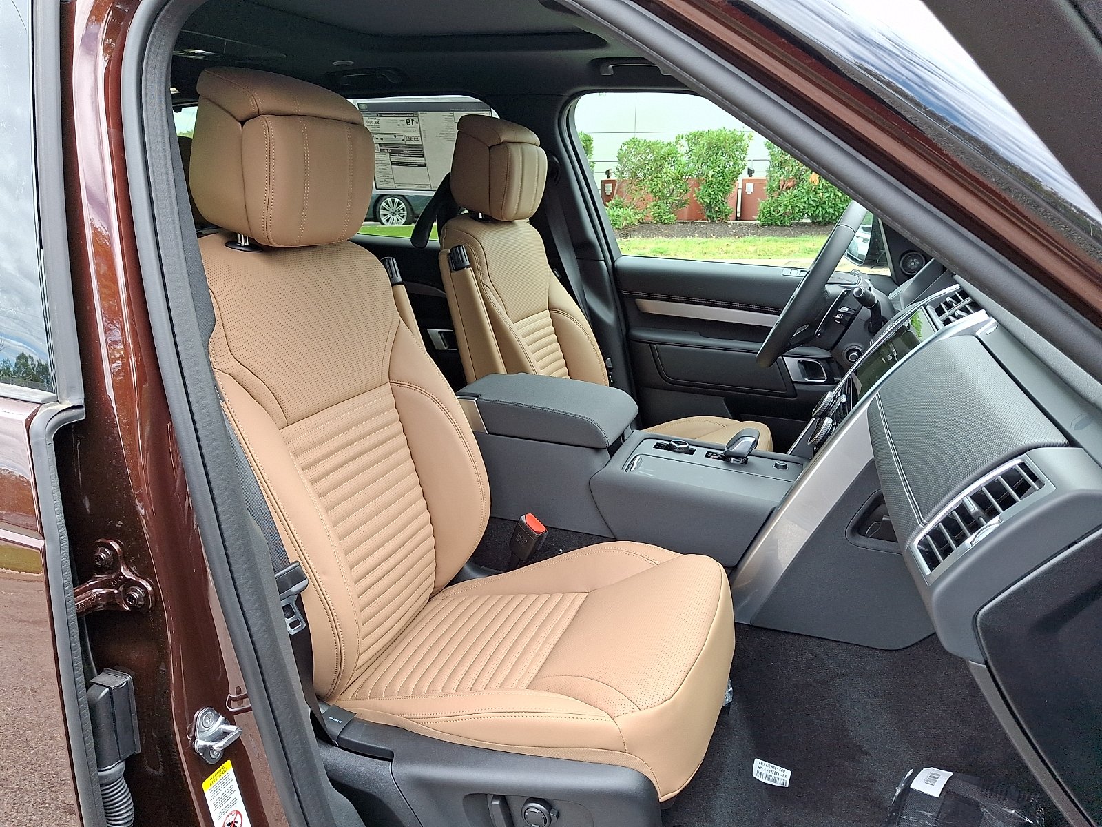 New 2026 Sedona Red Land Rover Gemini Edition image 3