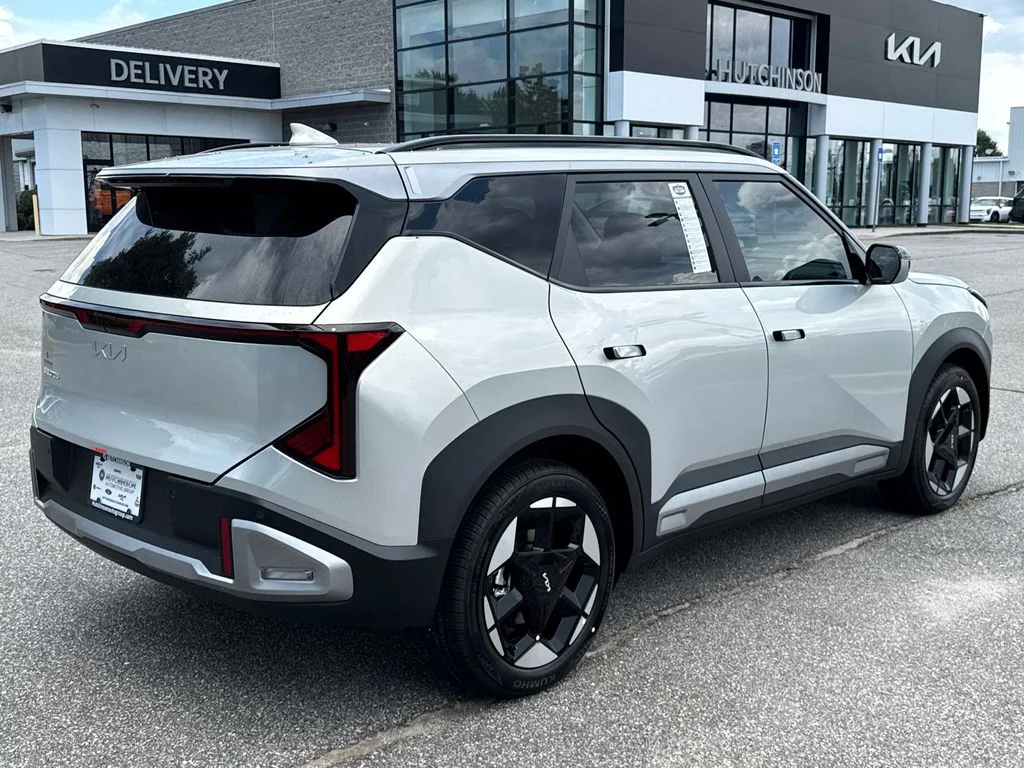 New 2027 Ivory Silver Kia EX image 3