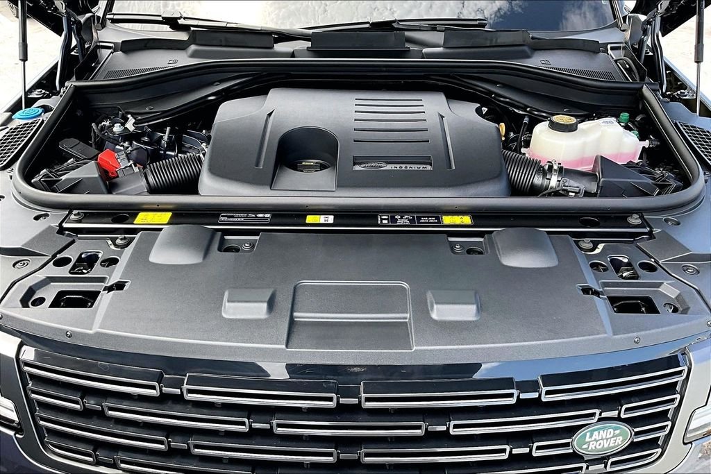 New 2026 VARESINE BLUE Land Rover Dynamic SE image 12