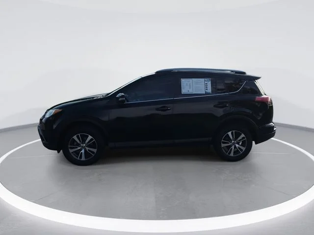 Used 2018 Black Toyota XLE image 5