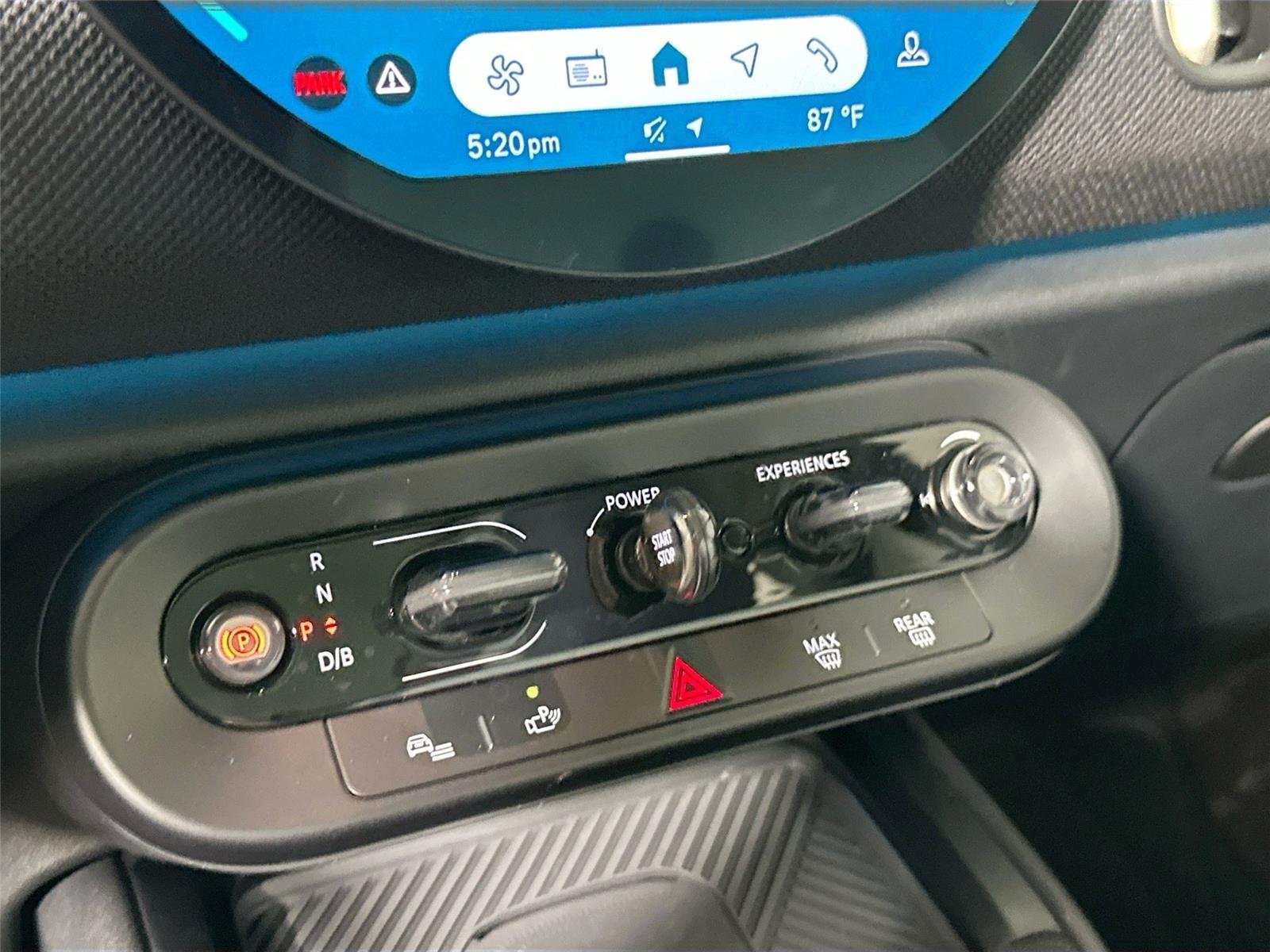 2025 MINI Countryman SE - Photo 14
