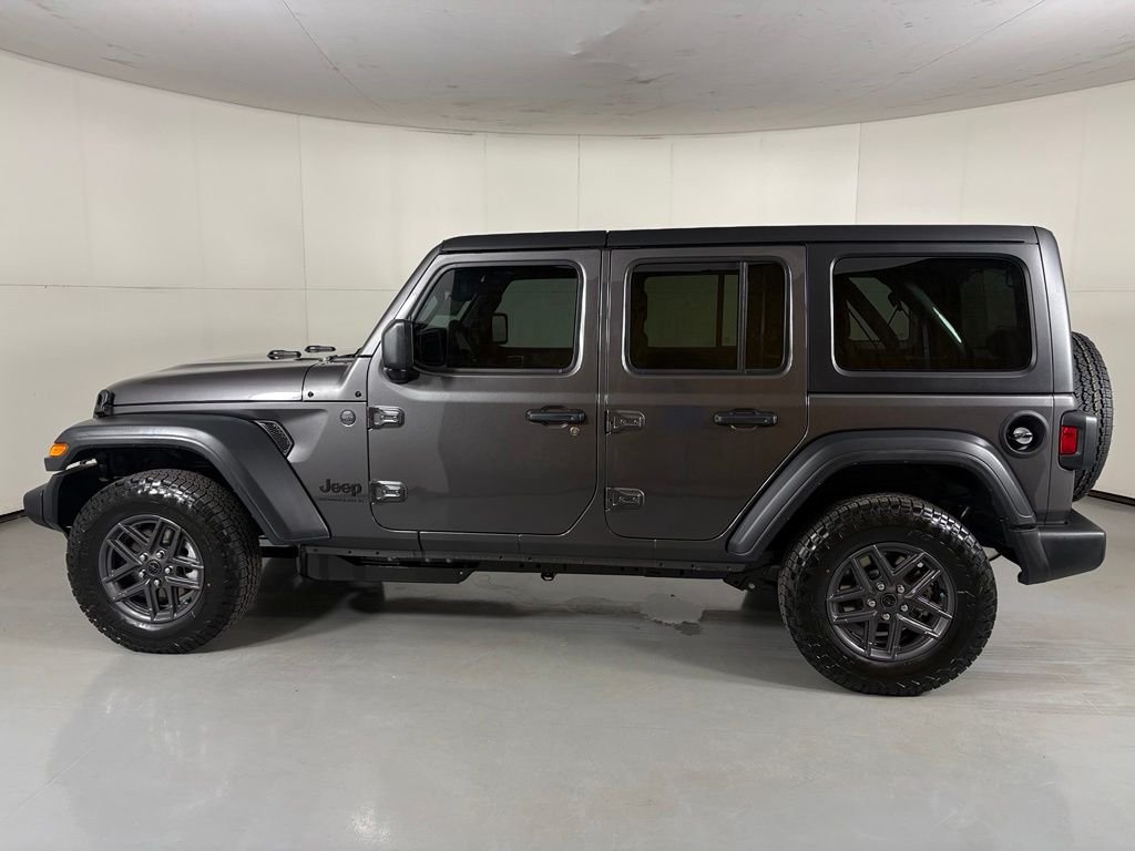 New 2026 Granite Crystal Metallic Clearcoat Jeep Sport S image 5