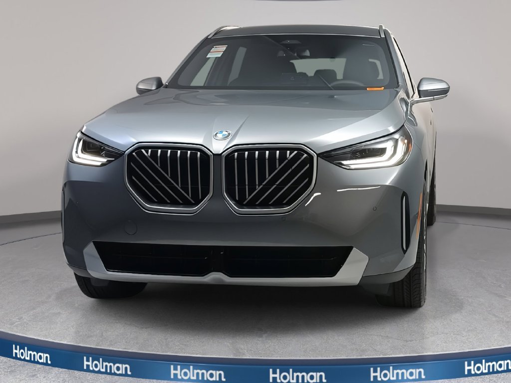 Used 2026 Skyscraper Grey Metallic BMW 30 xDrive image 2