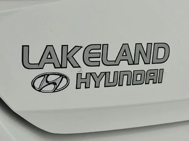 New 2026 Hyundai ELANTRA SE