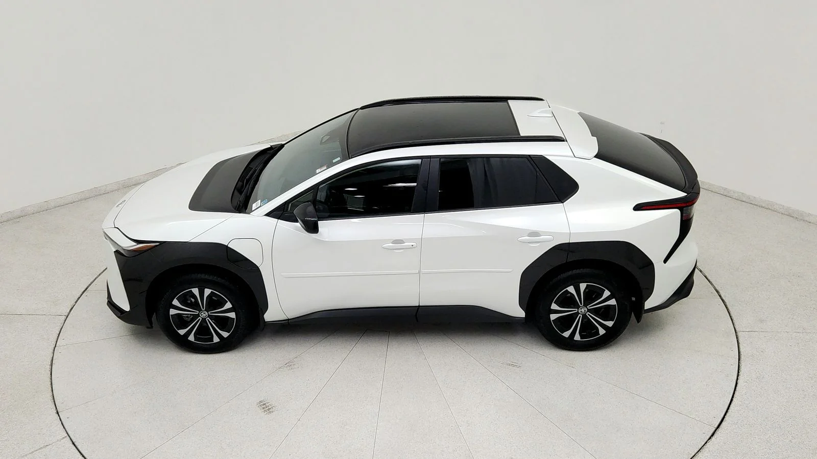 Used 2024 Beige Toyota XLE image 17