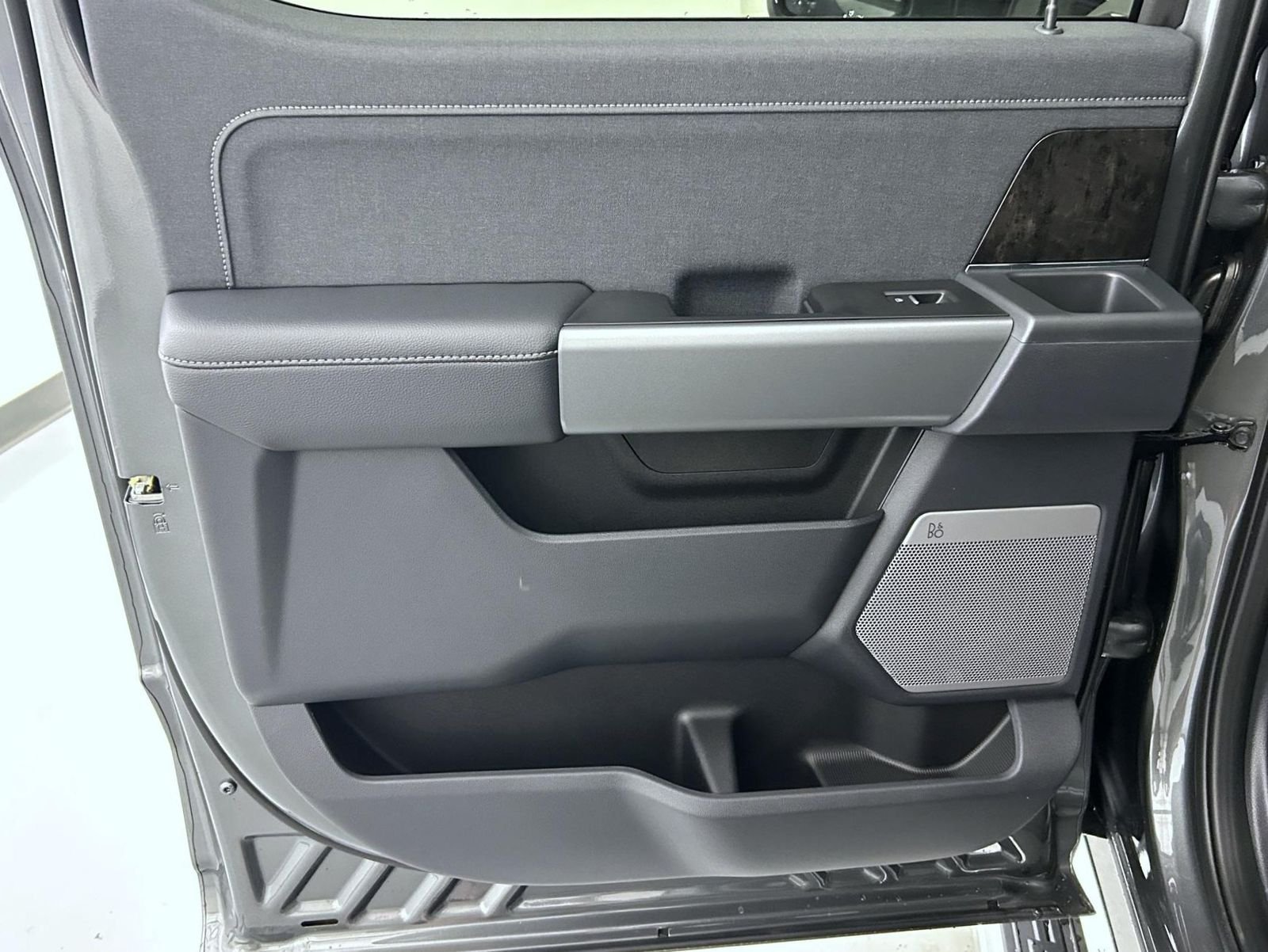 New 2026 Carbonized Gray Metallic Ford Lariat image 20