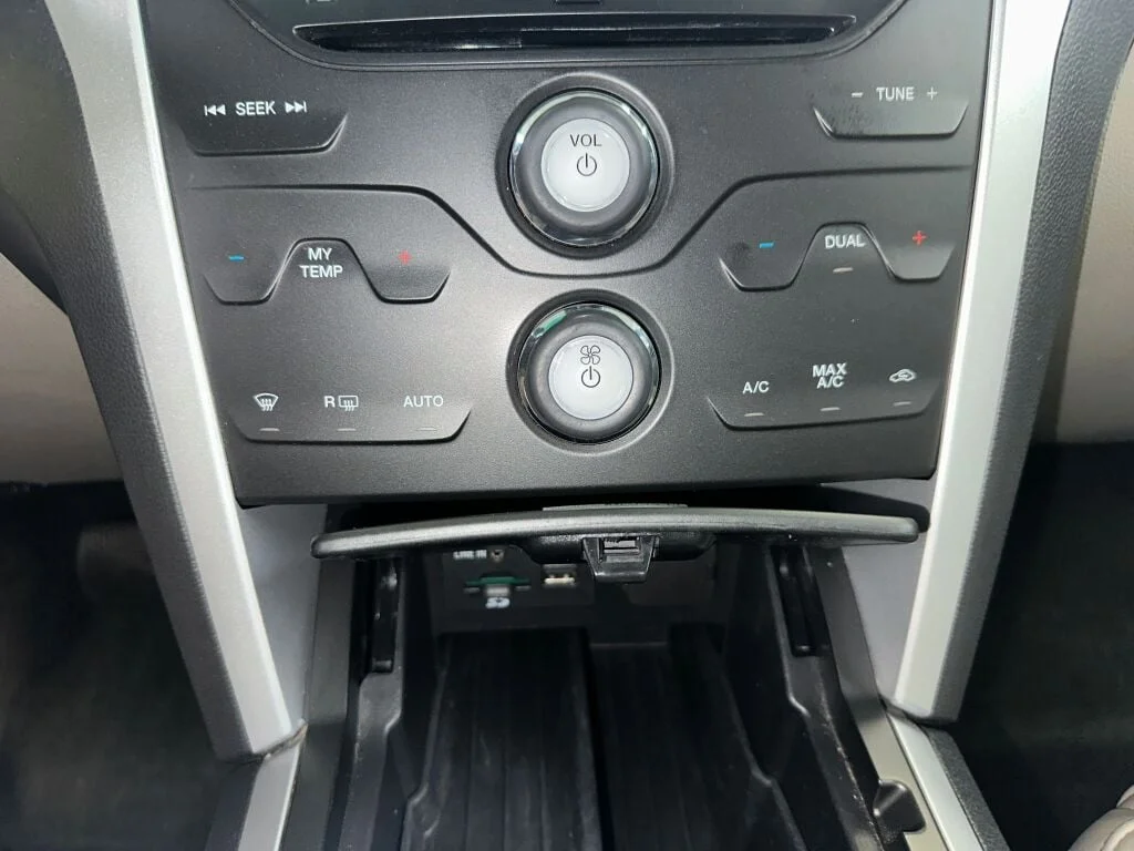 2014 Ford Explorer XLT - Photo 14