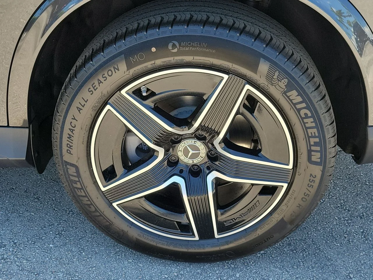 New 2027 Graphite Grey Metallic Mercedes-Benz GLC 300 image 9