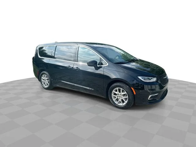 Used 2024 Black Chrysler Touring L image 3