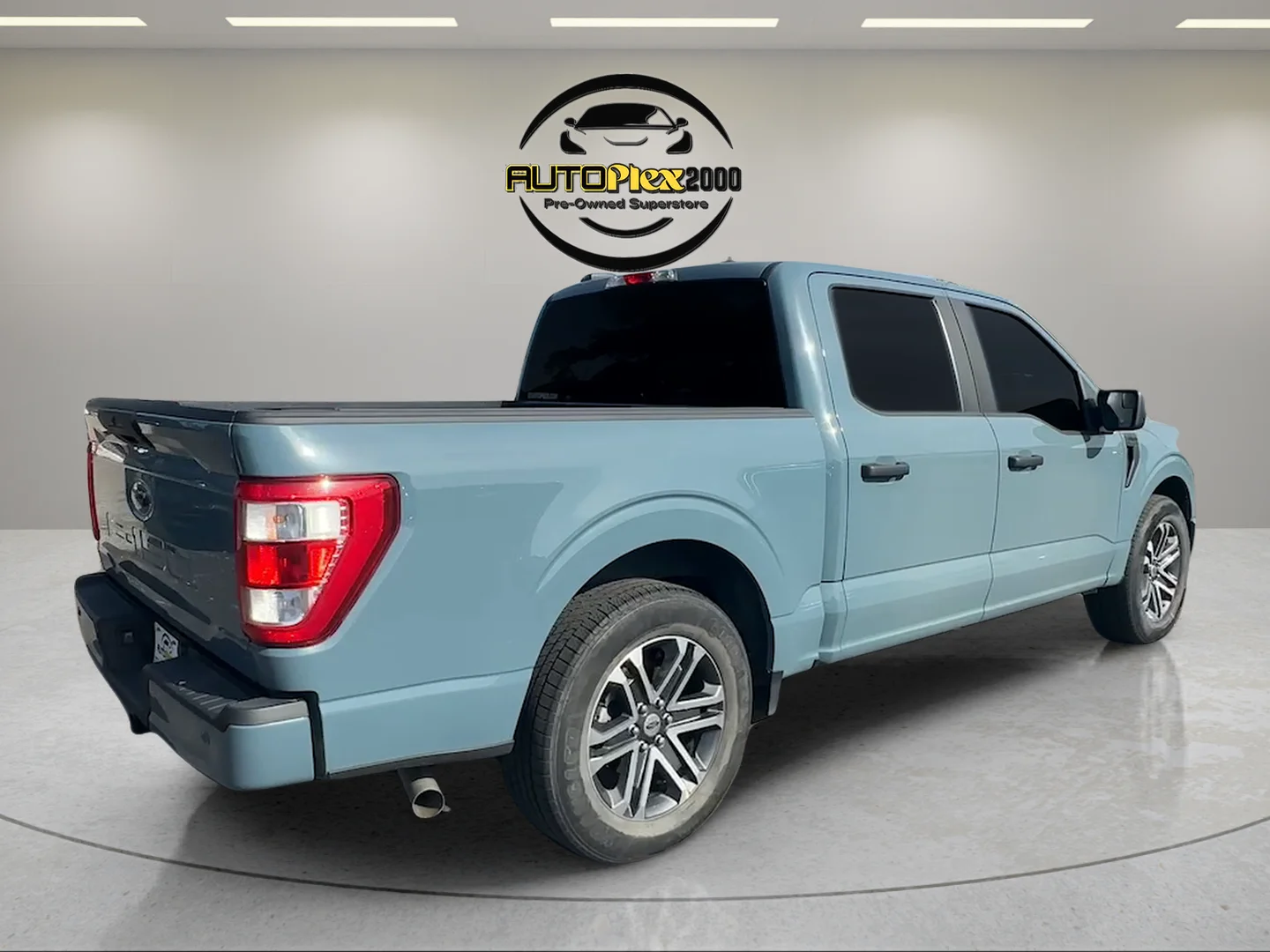 Used 2023 Blue Ford XL image 8
