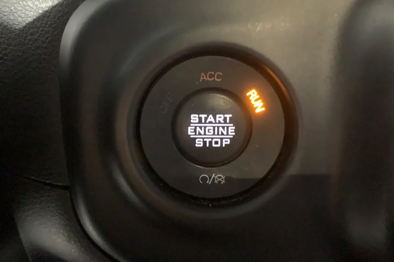 Used 2021 Crystal Metallic Jeep Unlimited Sport S image 25