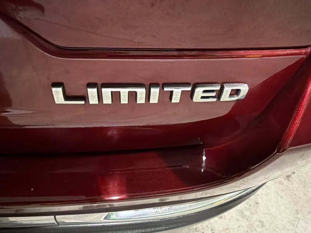 Used 2023 Velvet Red Pearlcoat Jeep Limited image 10