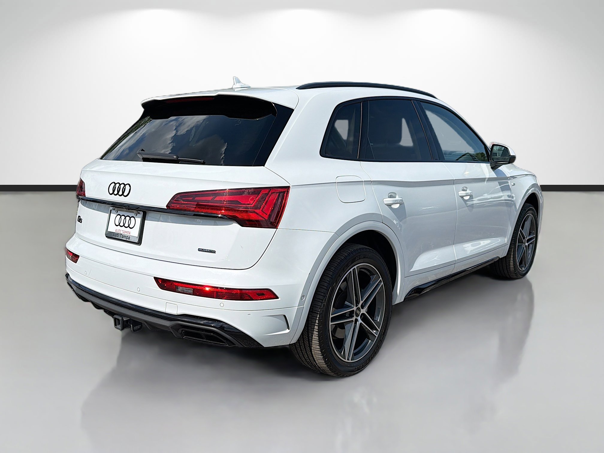 Used 2023 Glacier White Audi S line Prestige image 3