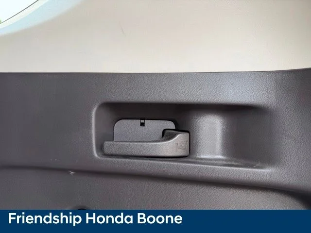 Used 2014 White Honda EX-L image 37