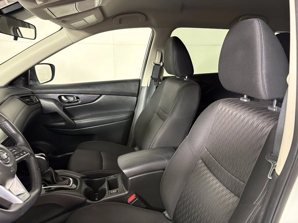 Used 2019 White Nissan SV image 18