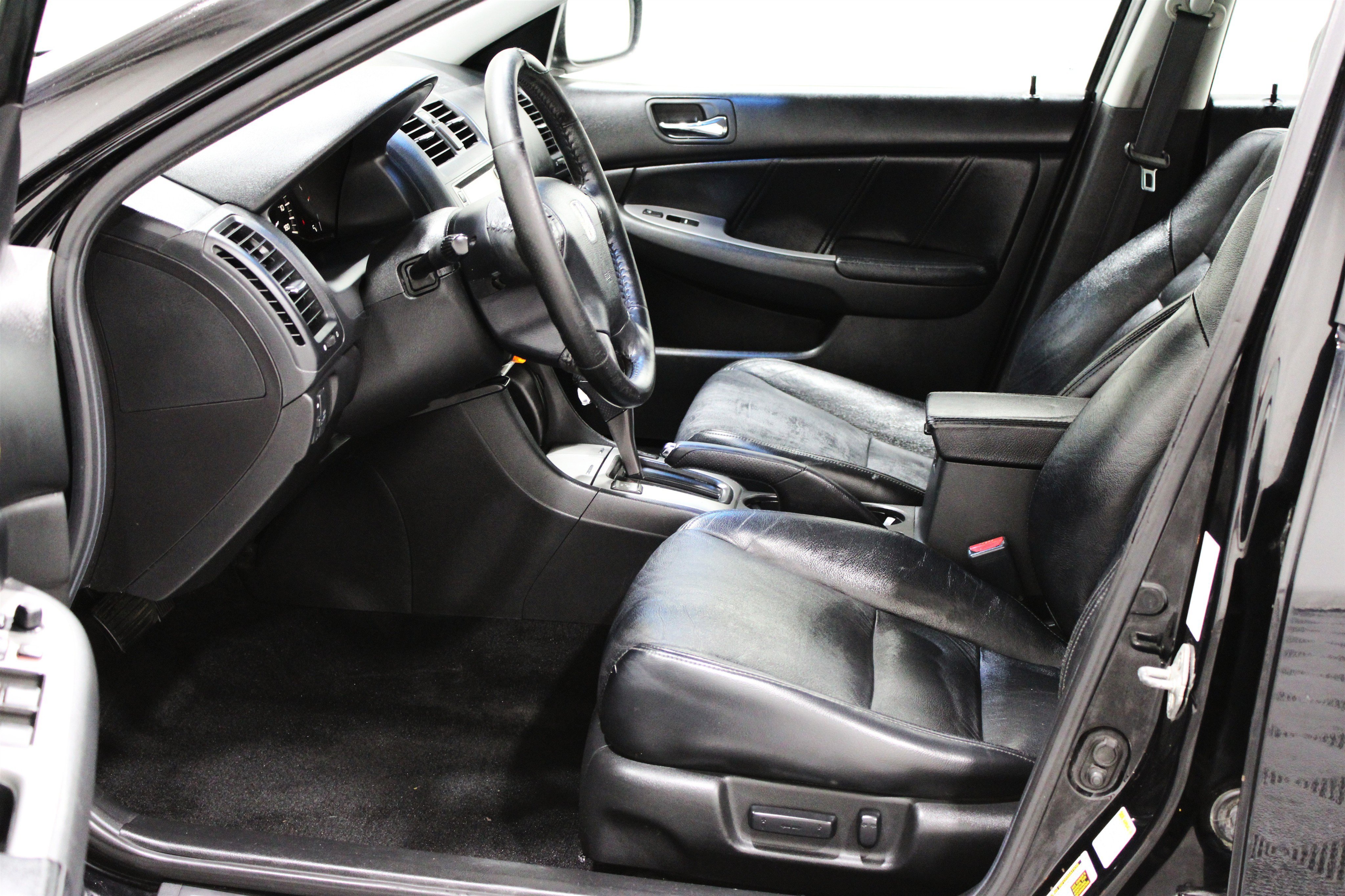 Used 2007  Honda EX-L image 3