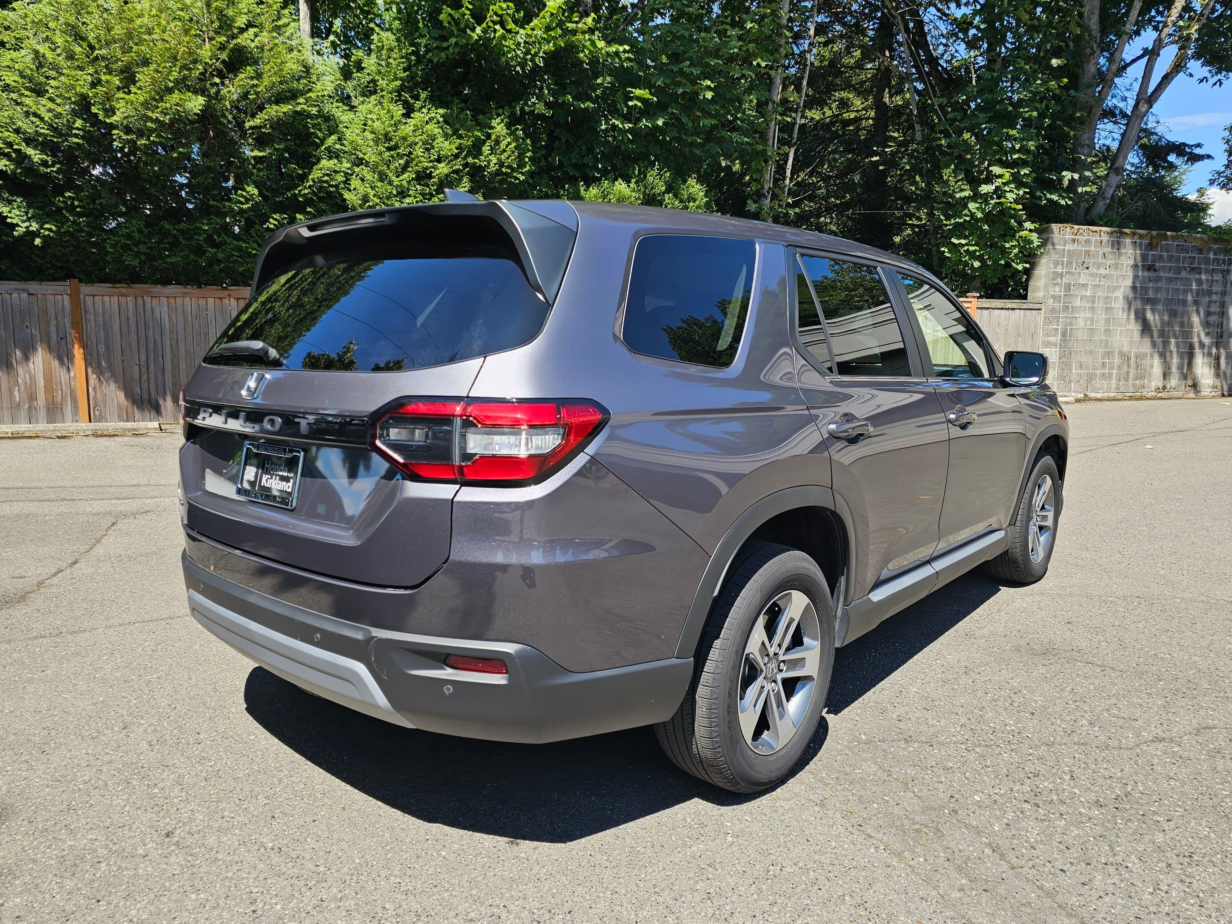 Certified Used 2023 Modern Steel Metallic Honda AWD EX-L image 7