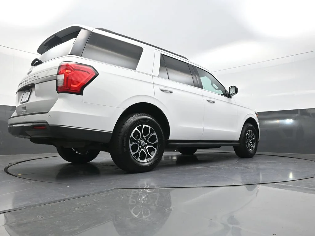 Used 2022 White Ford XL image 29