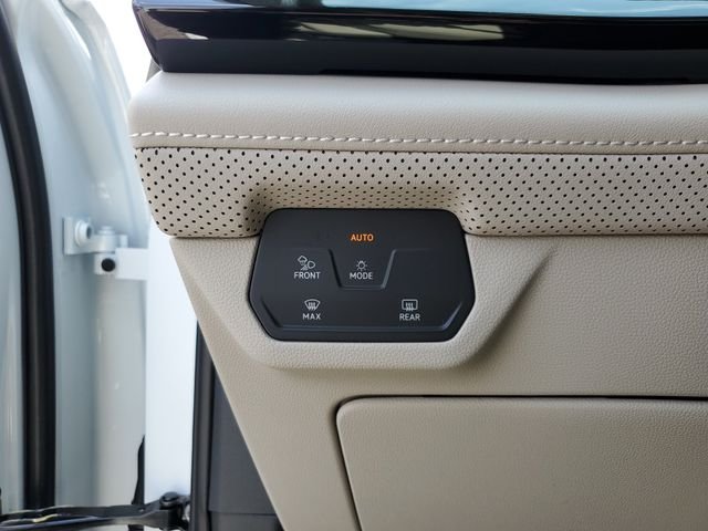 New 2026 White Volkswagen SE image 28