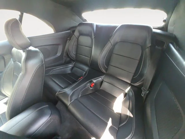 Used 2018 White Ford GT Premium image 13