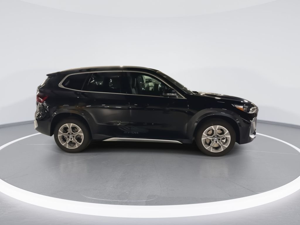 Used 2026 Black BMW xDrive28i image 9