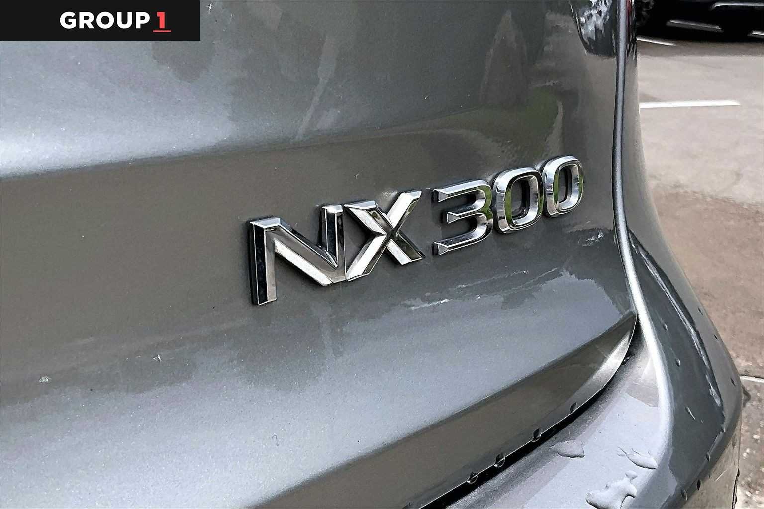 Used 2021 Atomic Silver Lexus  image 28