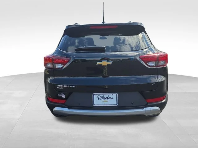 New 2026 Mosaic Black Metallic Chevrolet LT image 4