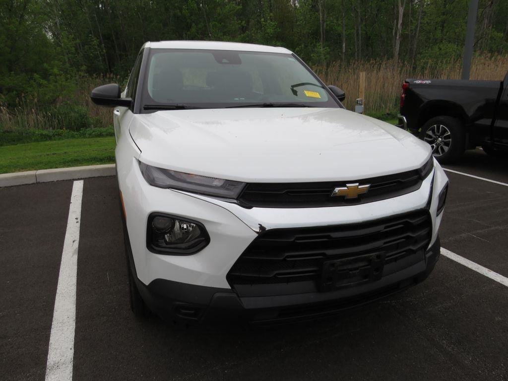 Used 2023 Summit White Chevrolet LS image 4