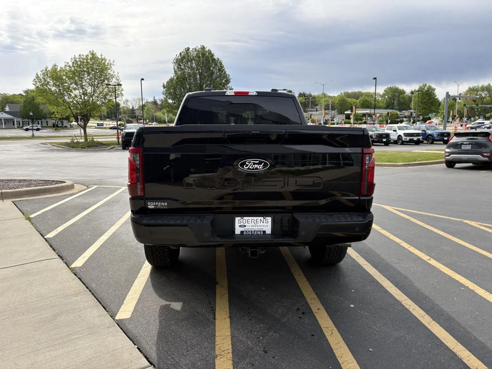 New 2026 Agate Black Ford XLT image 5