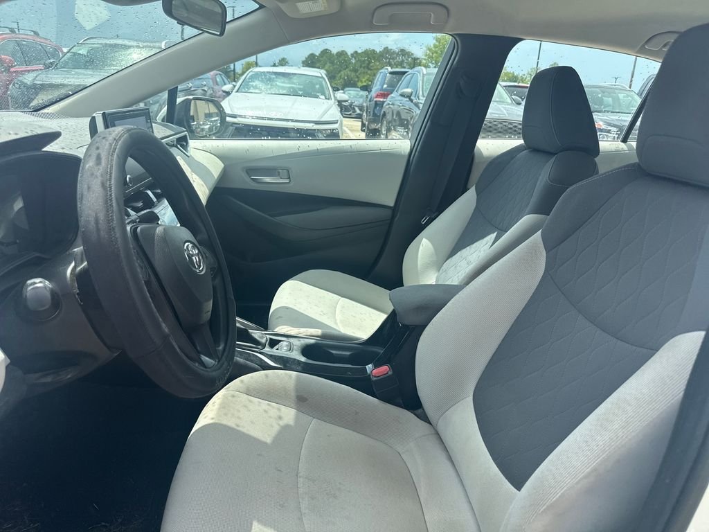 Used 2021 White Toyota LE image 14