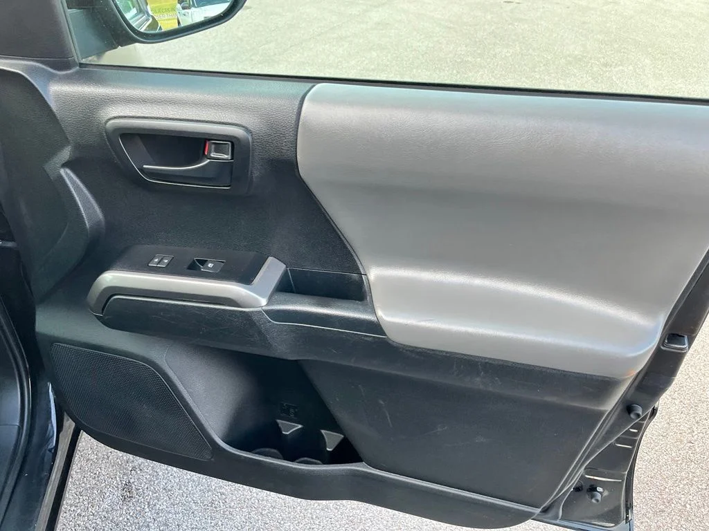 Used 2022 Black Toyota SR5 image 9