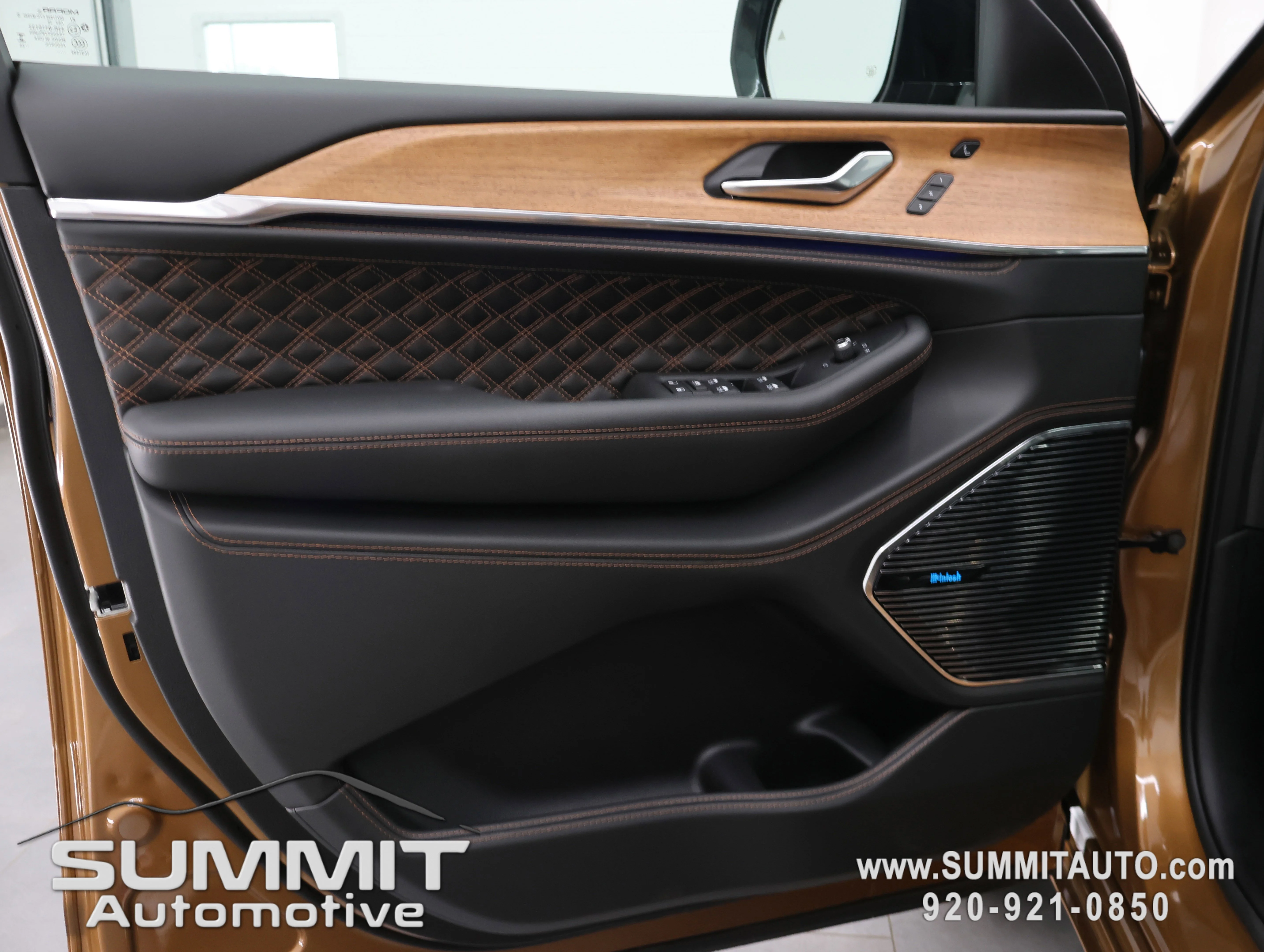 New 2026 Copper Shino Metallic Clear-Coat Exterior Paint Jeep Summit image 50