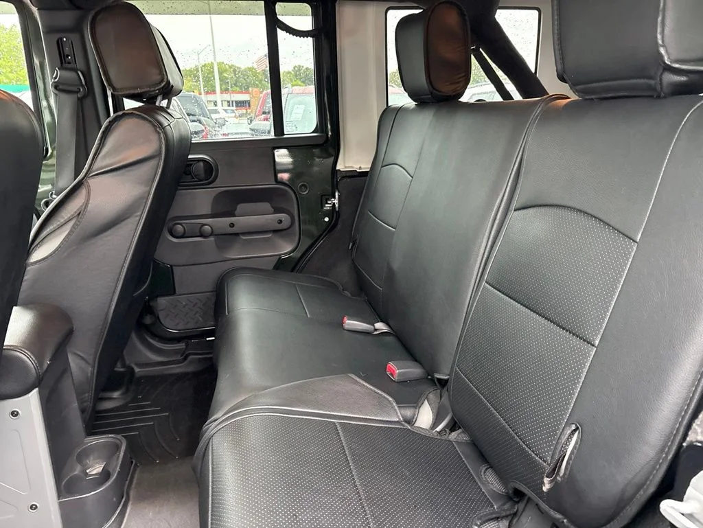 Used 2010  Jeep Unlimited Sport image 20