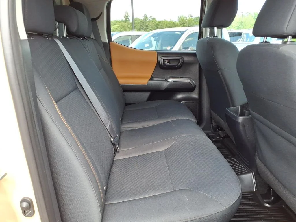 Used 2020 Beige Toyota SR5 image 8