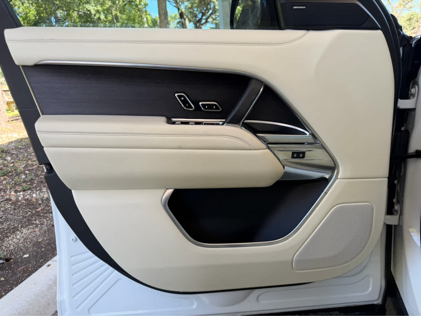 Certified Used 2023 WHT Land Rover SE image 20